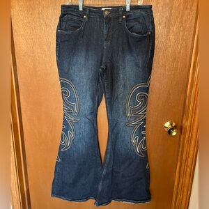 Shyanne Boot Stitch Flares